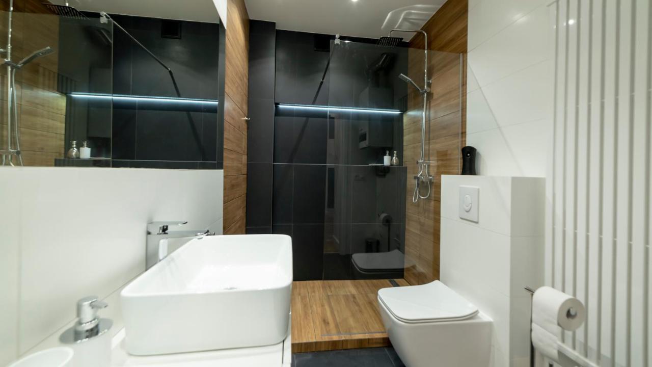 Apartament By The Way Apartment Wroclaw Exterior photo